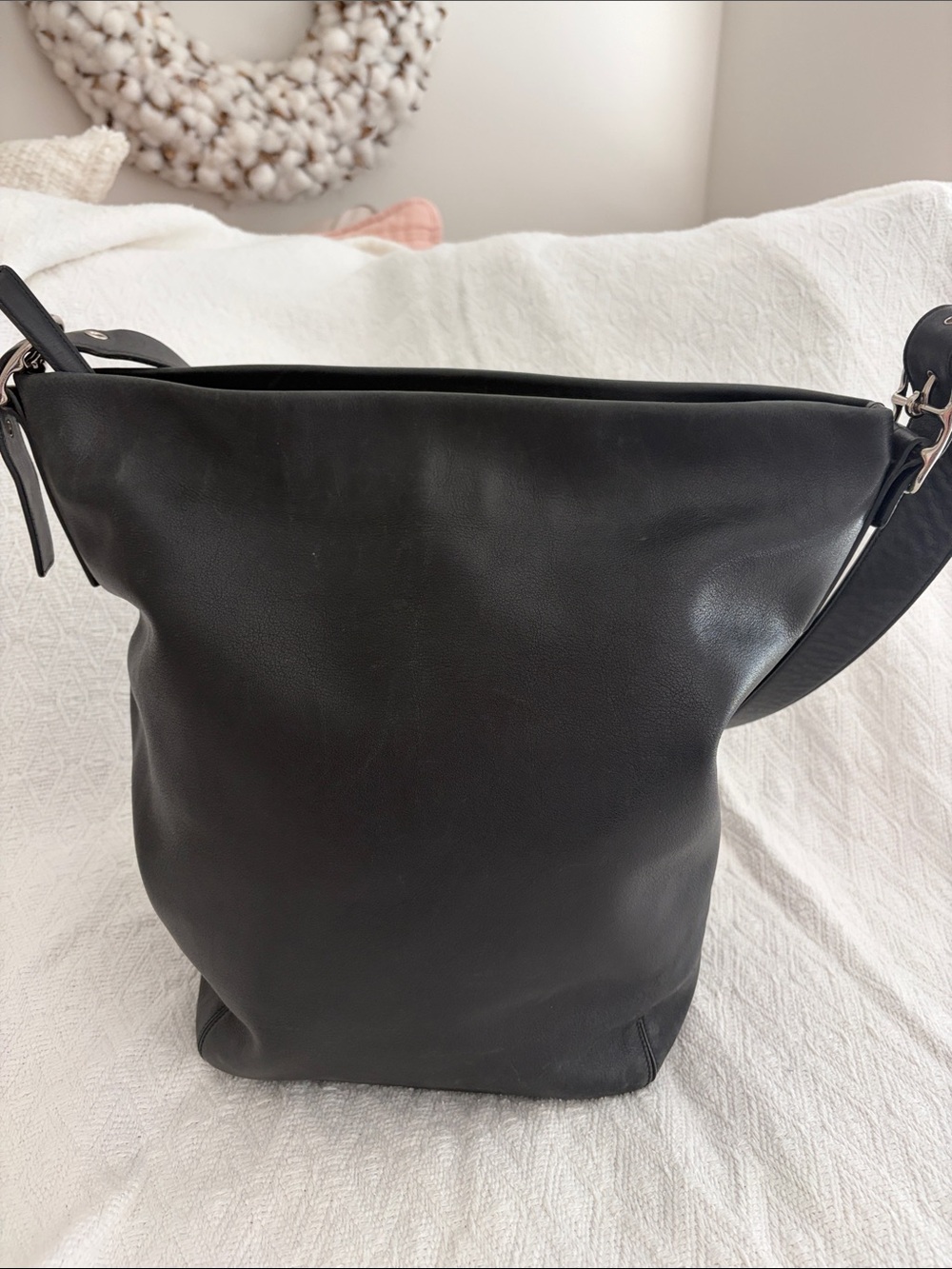 Vintage Coach Black Leather Hobo Shoulder Bag with Wide Strap